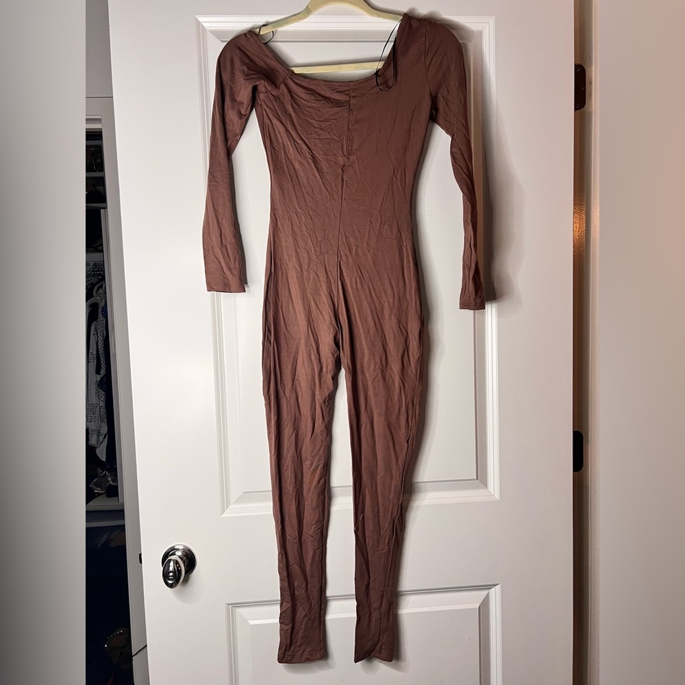 BODYBASIX CHOCOLATE CAMBRIE OFF THE SHOULDER JUMPSUIT - Picture 4 of 4